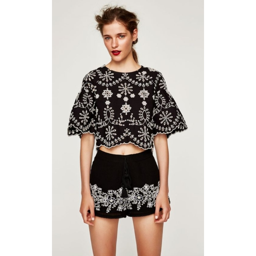 ZARA Black Crop Top with White flower-shaped eyelet embroidery Size S